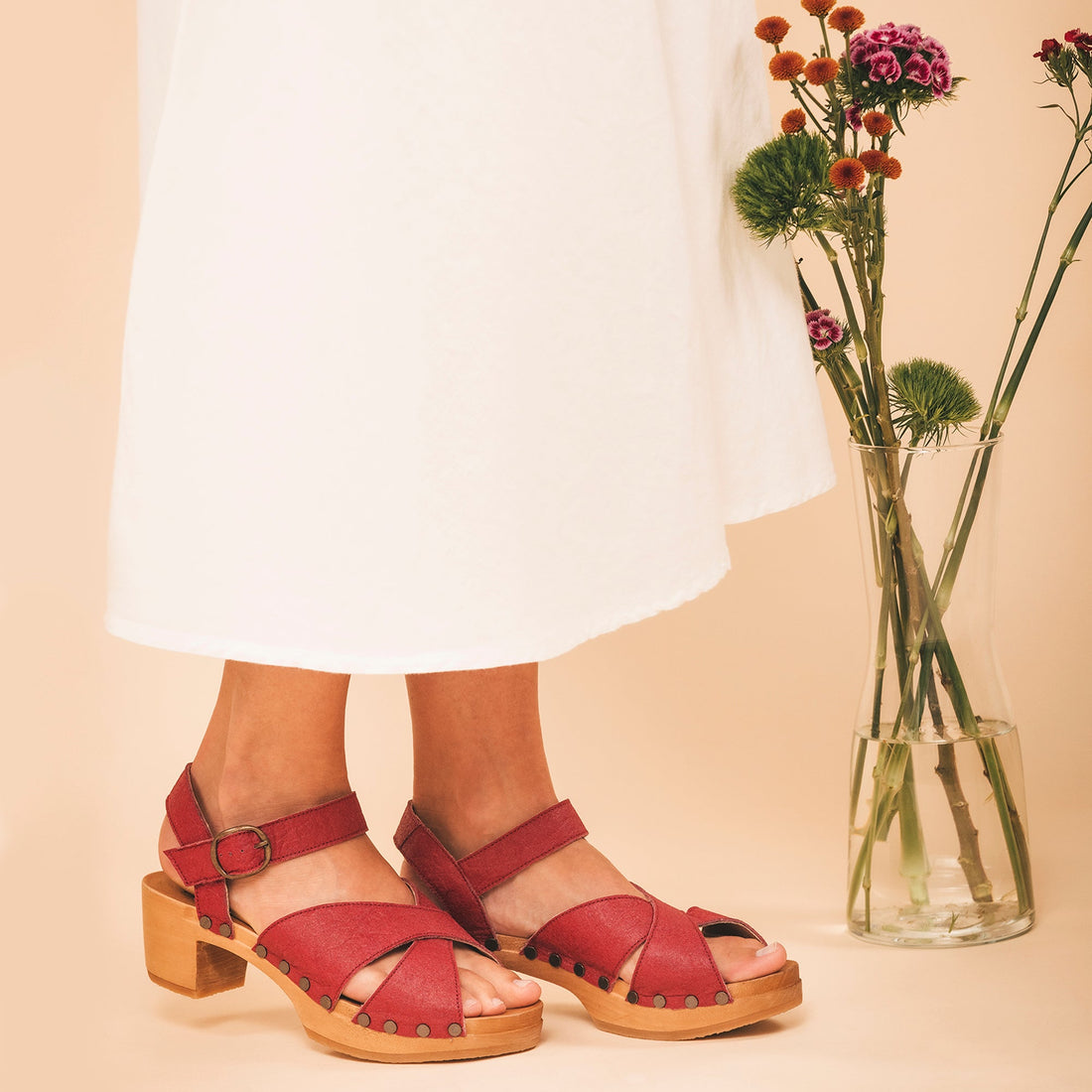 Women vegan sandals with heel ankle strap buckle backless crepe-like wood sole Piñatex | NAE